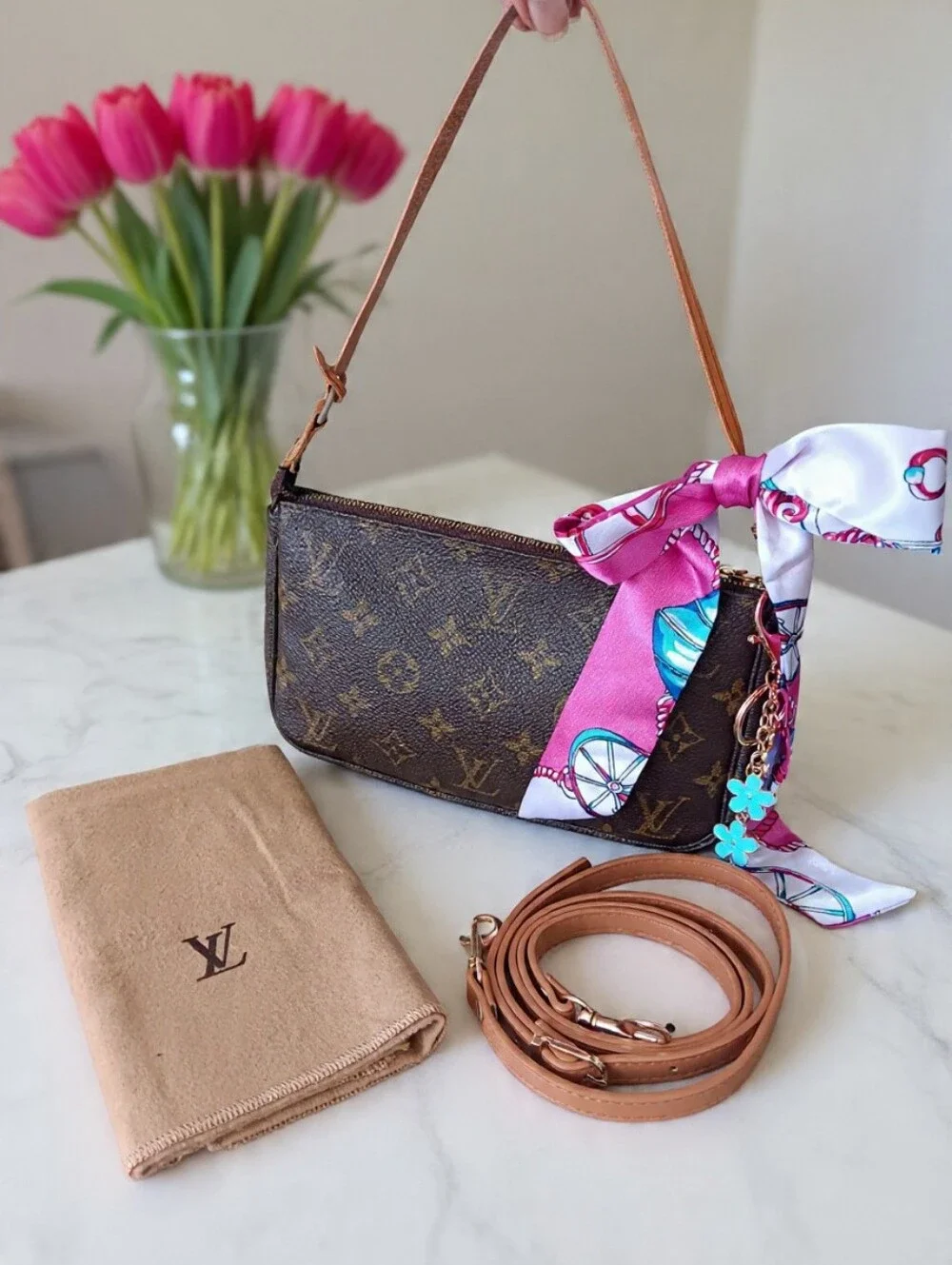 Louis Vuitton Pochette Accessoires Monogram Crossbody Bag💓 Vintage 1999